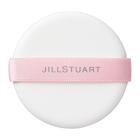 Jill Stuart puff for cushion foundation ฟองน้ำจาก Pure Essence Cushion Compact เนียนนุ่ม เกลี่ยง่าย เกลี่ยให้เนื้อแป้งเรียบเนียนไปกับผิวได้ดี